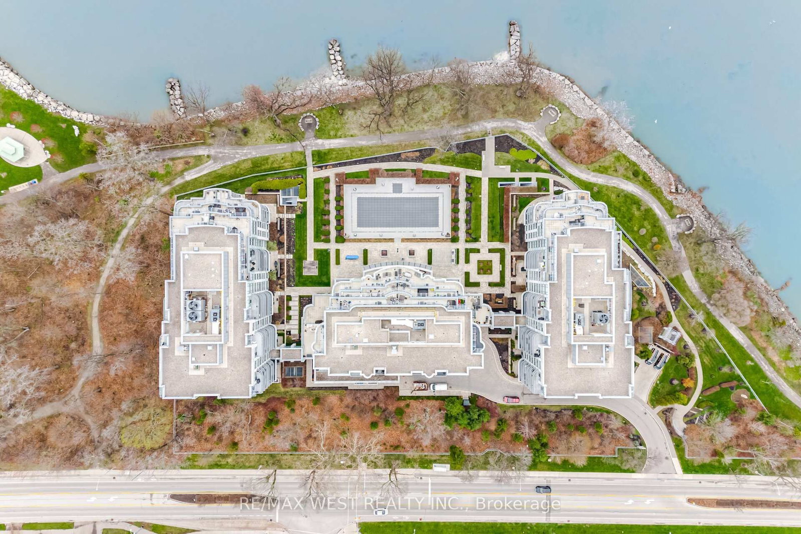 3500 Lakeshore Road W, Unit 825 - Photo 2