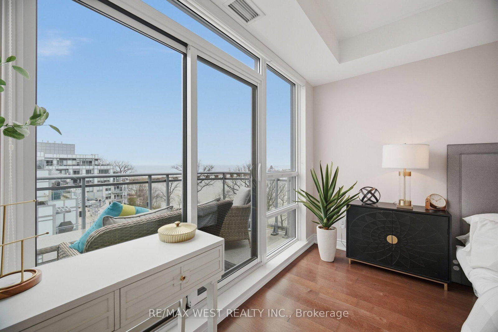 3500 Lakeshore Road W, Unit 825 - Photo 30