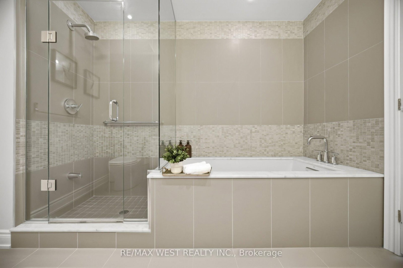 3500 Lakeshore Road W, Unit 825 - Photo 34