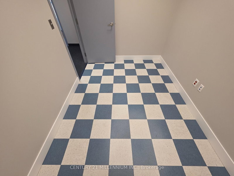 212 - 2250 Bovaird Dr E, Brampton, L6R 0W3 | Image 3