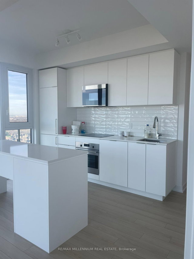 1902 - 15 SkyRidge Drive