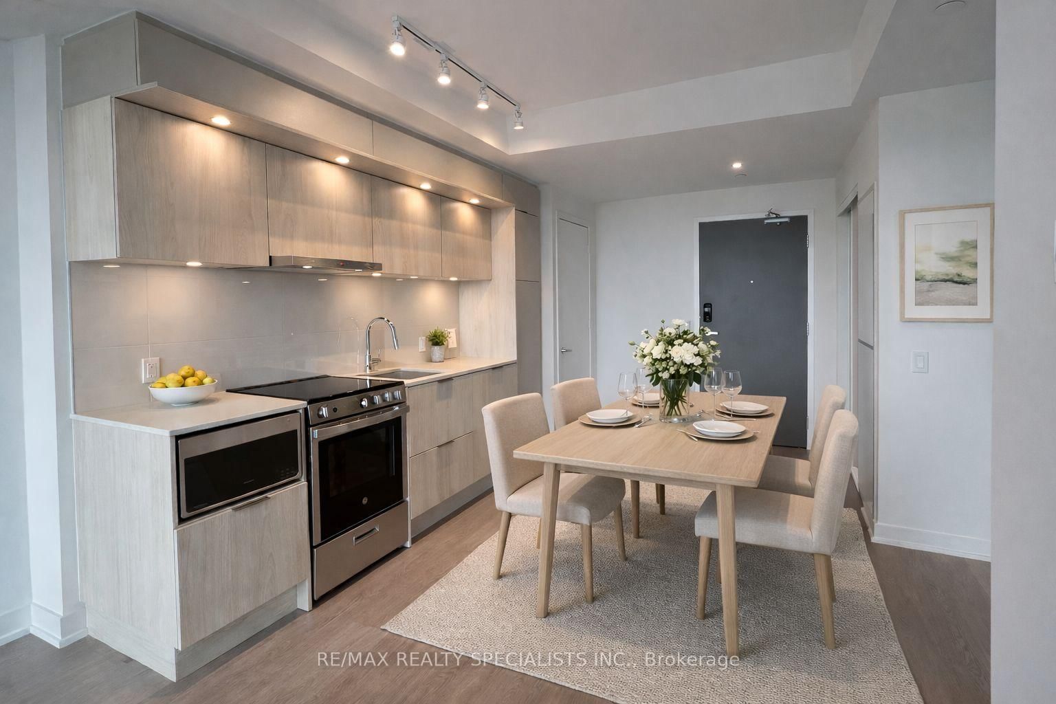 448 Burnhamthorpe Road W, Unit 907 - Photo 2