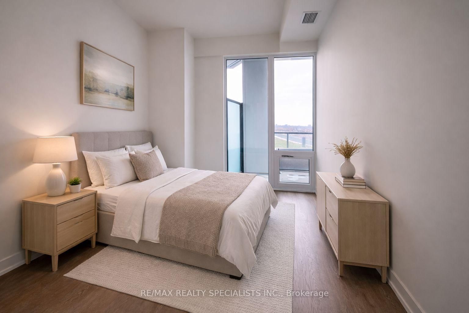 448 Burnhamthorpe Road W, Unit 907 - Photo 4