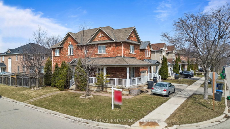 5625 Passion Flower Blvd, Mississauga, L5M 7N2 | Image 2