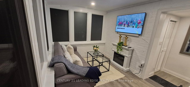 Main - 28 Amity Road W