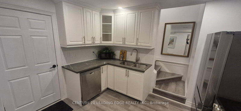 Main - 28 Amity Rd W, Mississauga, L5M 1P2 | Image 3