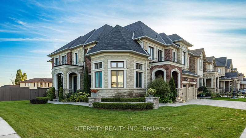 29 Chiming Rd, Brampton, L6P 4E1 | Image 2