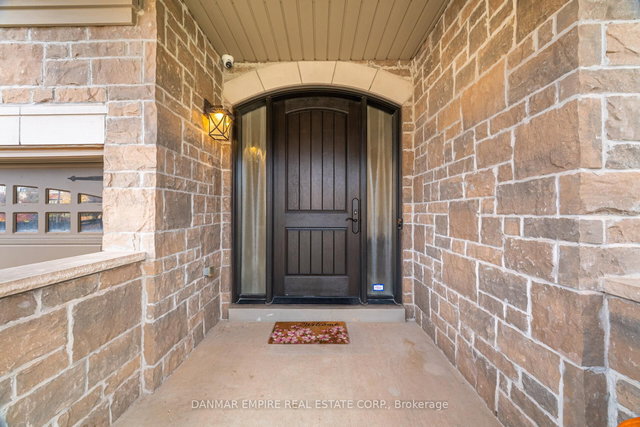 2118 Vineland Crescent