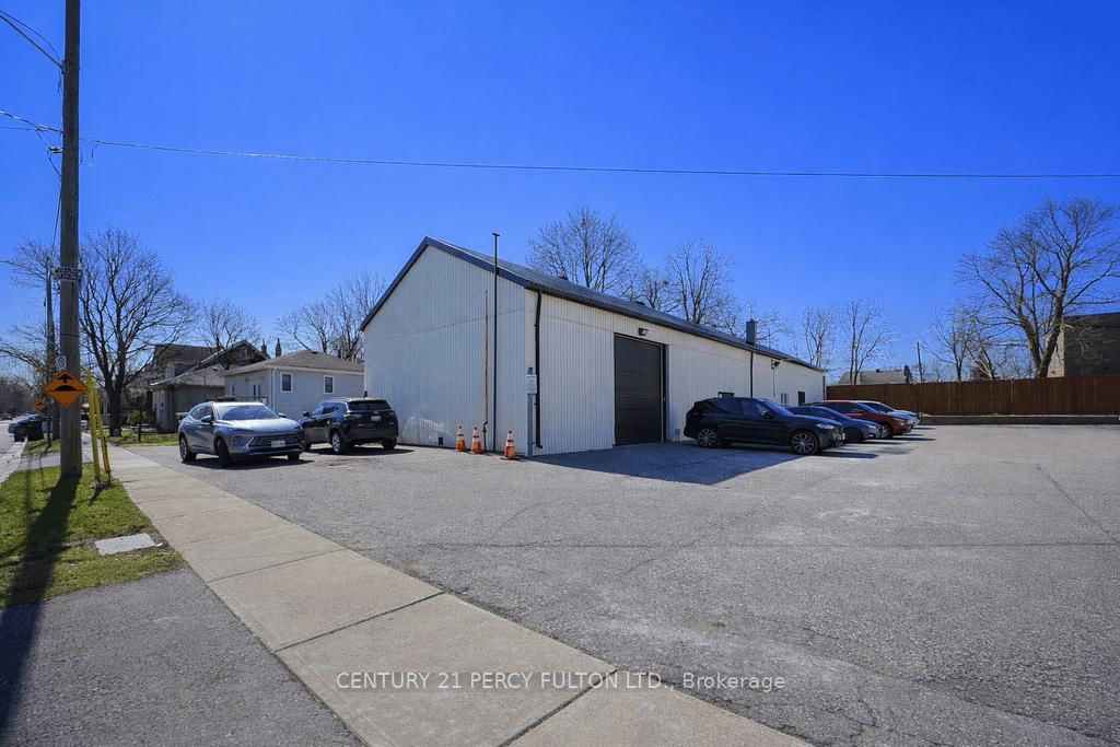 147 Queen Street W - Photo 6