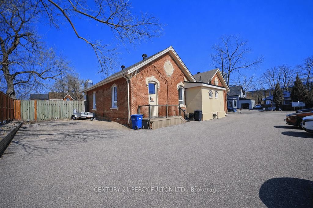 147 Queen Street W - Photo 7