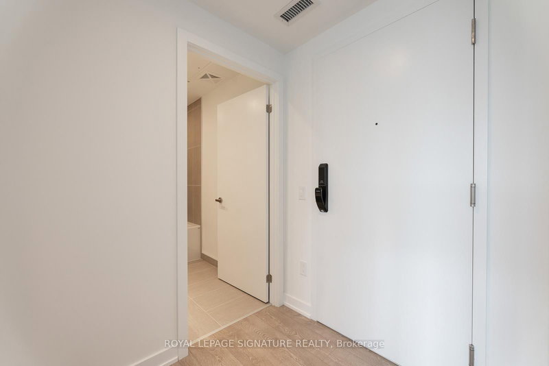 916 - 28 Ann St, Mississauga, L5G 0E1 | Image 2