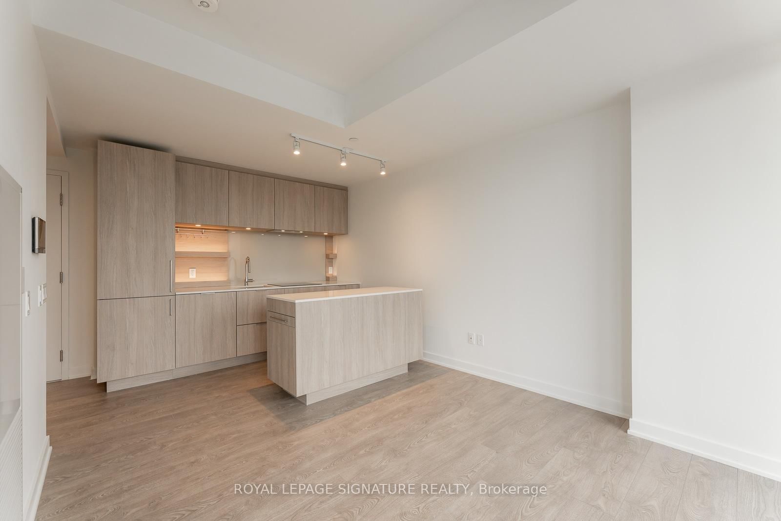 28 Ann Street, Unit 916 - Photo 6