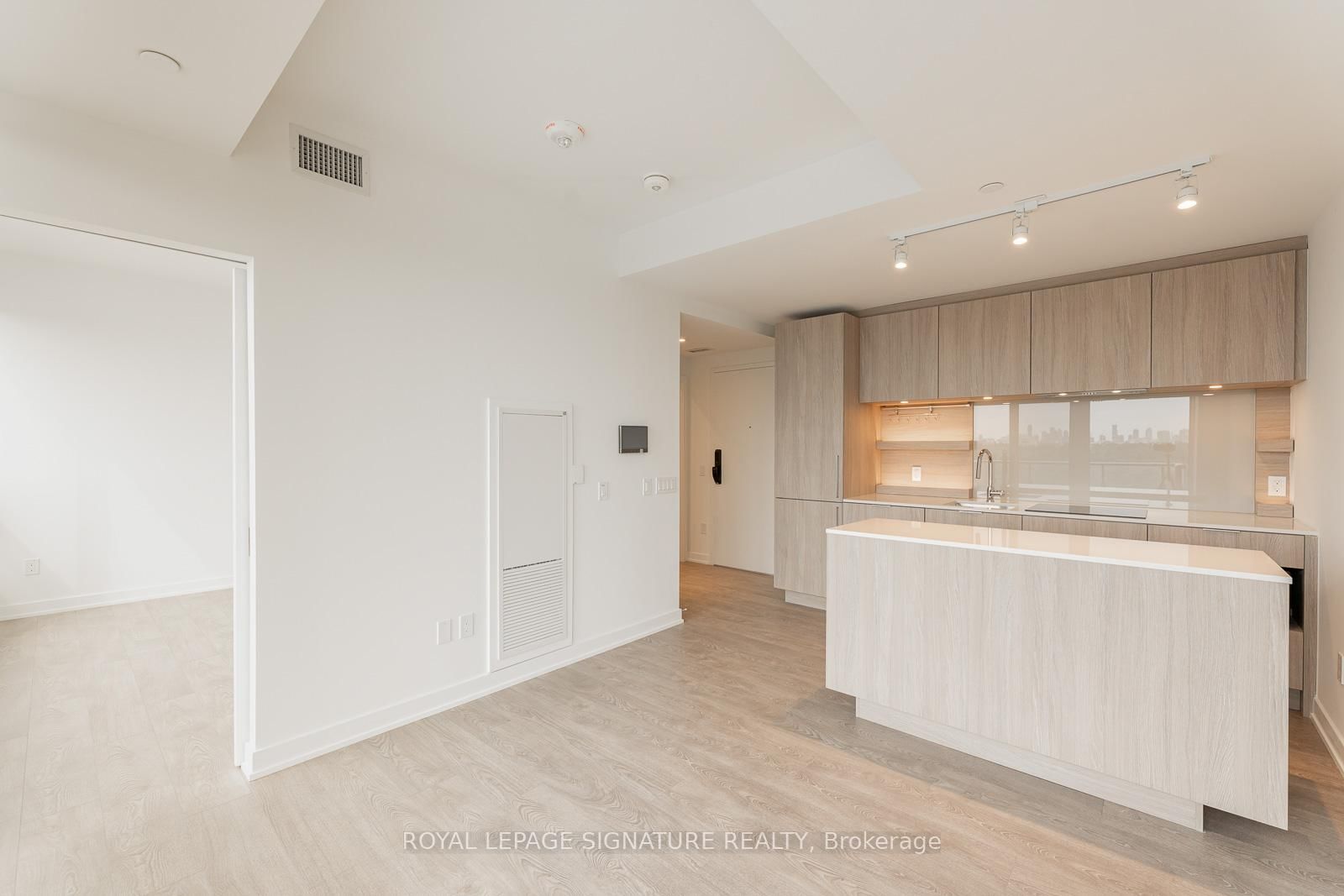 28 Ann Street, Unit 916 - Photo 8