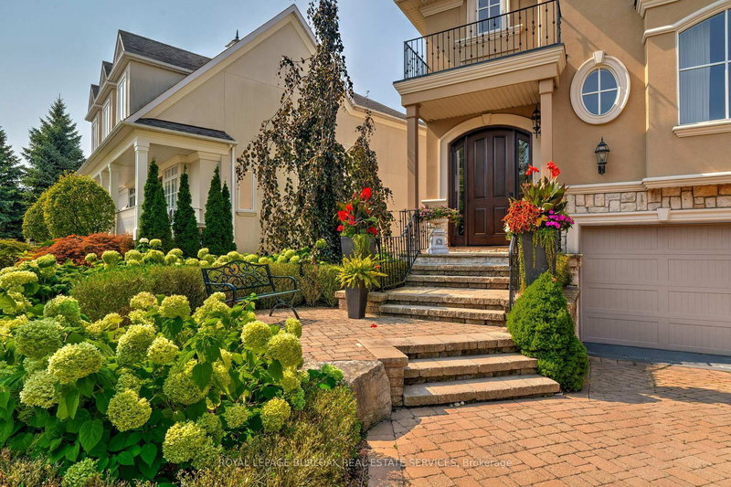2214 Hampstead Rd, Oakville, L6H 6Y9 | Image 3