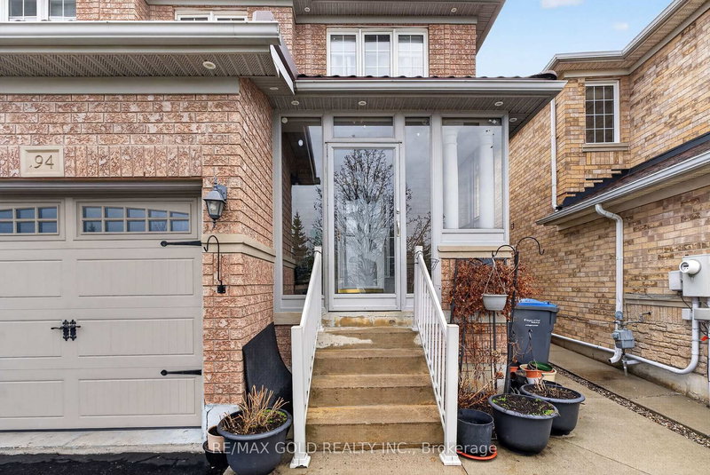 94 Mccrimmon Dr, Brampton, L7A 2Z6 | Image 3