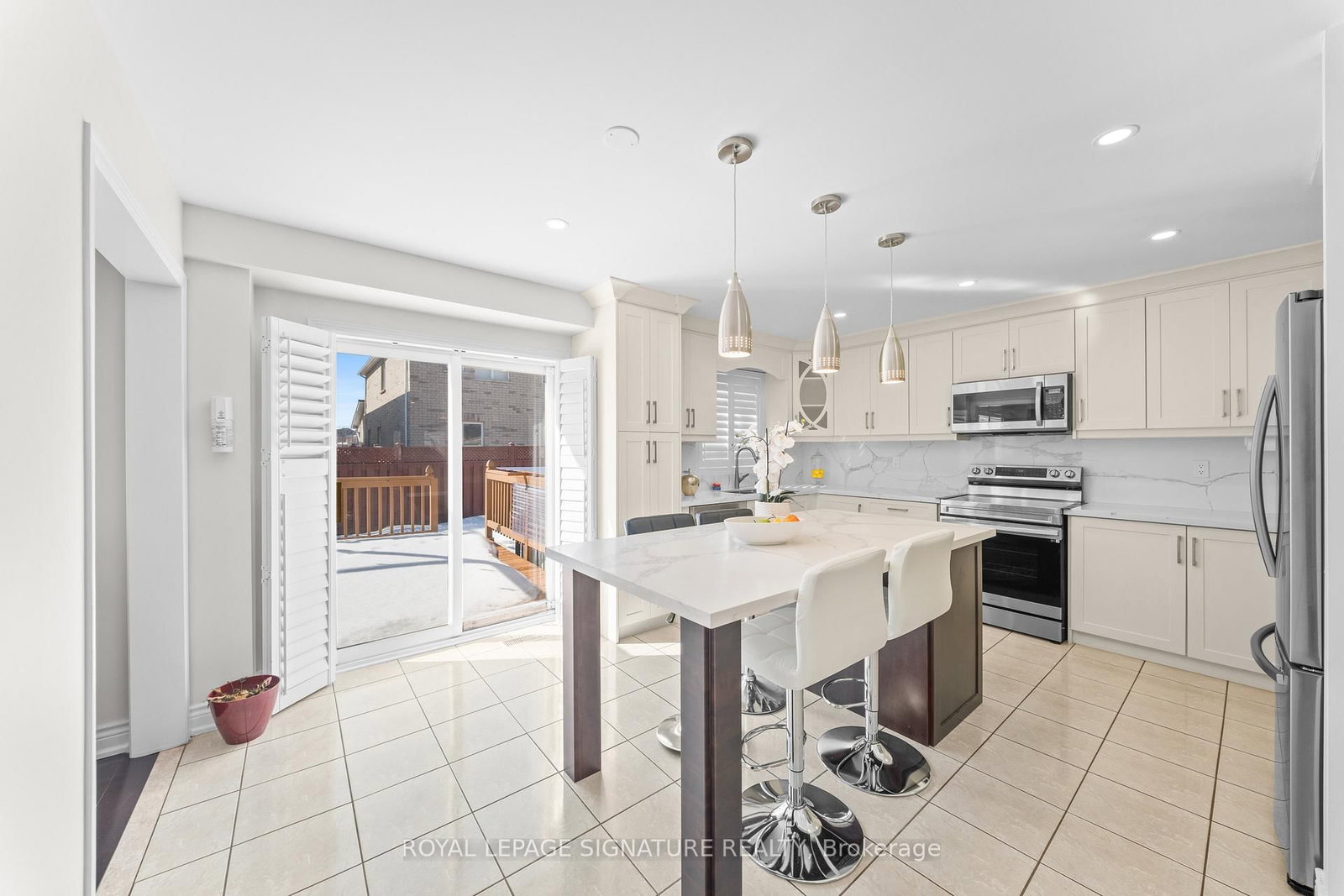 16 Newark Way, Unit Main/Upper - Photo 10