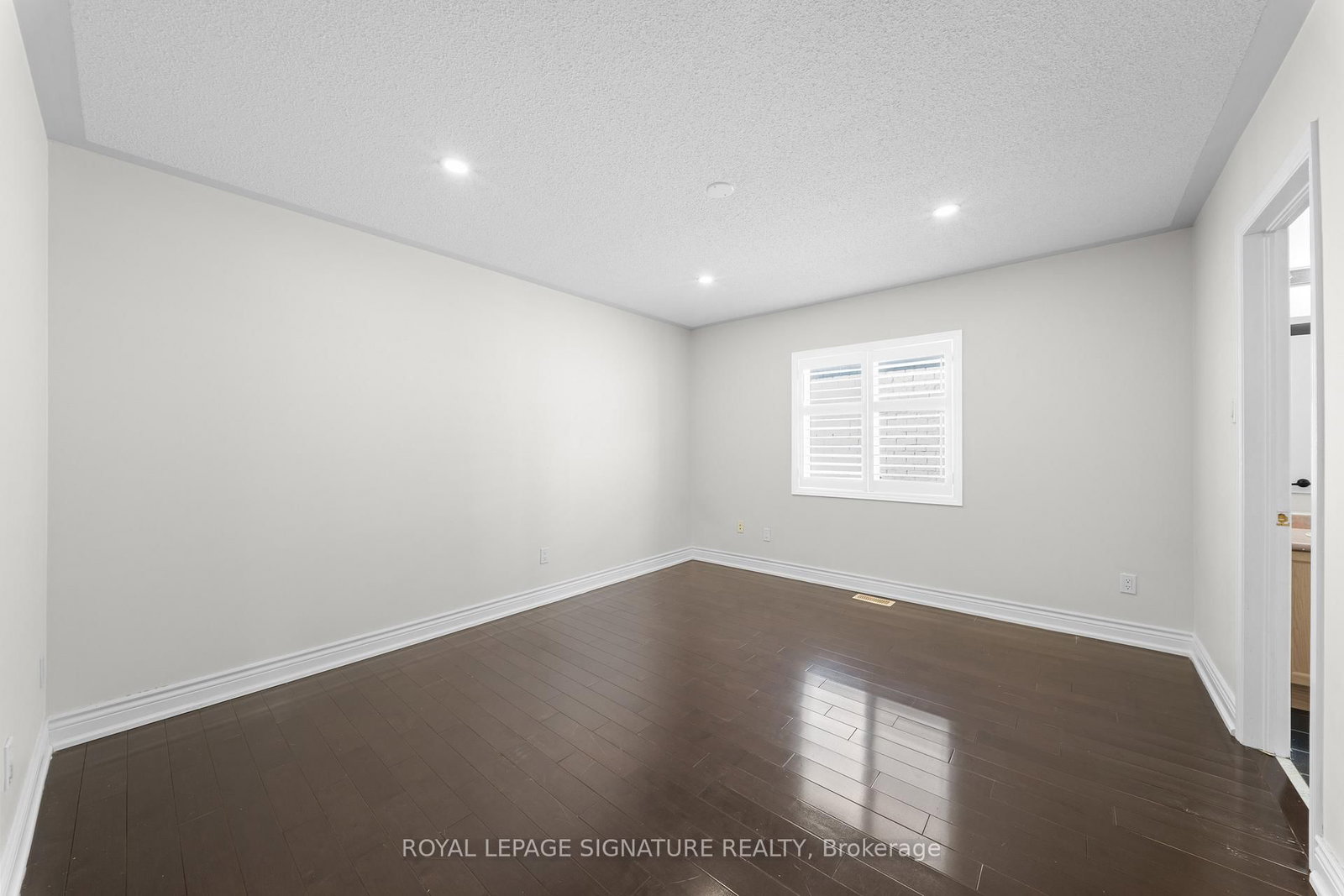 16 Newark Way, Unit Main/Upper - Photo 22