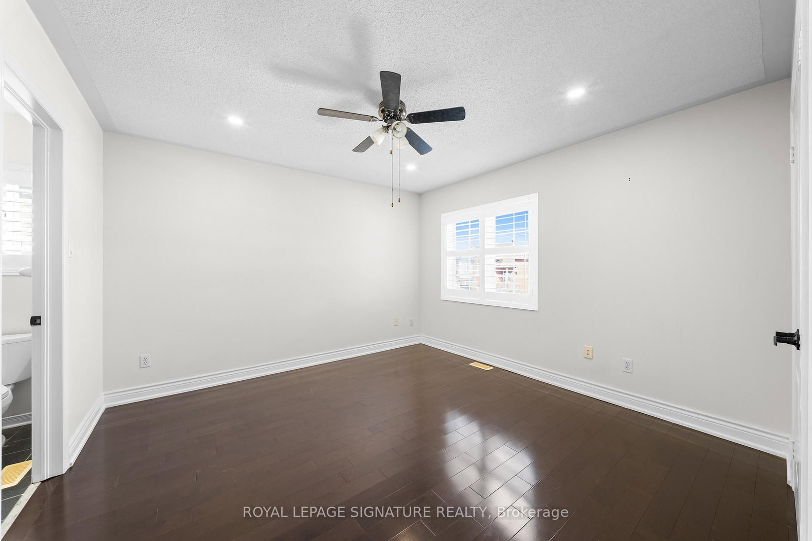 16 Newark Way, Unit Main/Upper - Photo 25