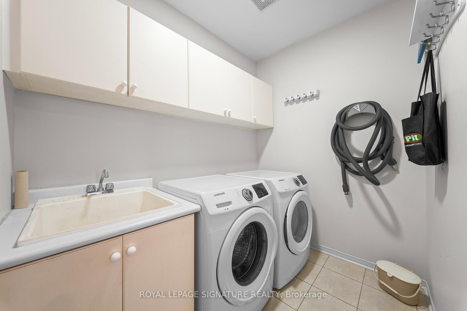 16 Newark Way, Unit Main/Upper - Photo 29