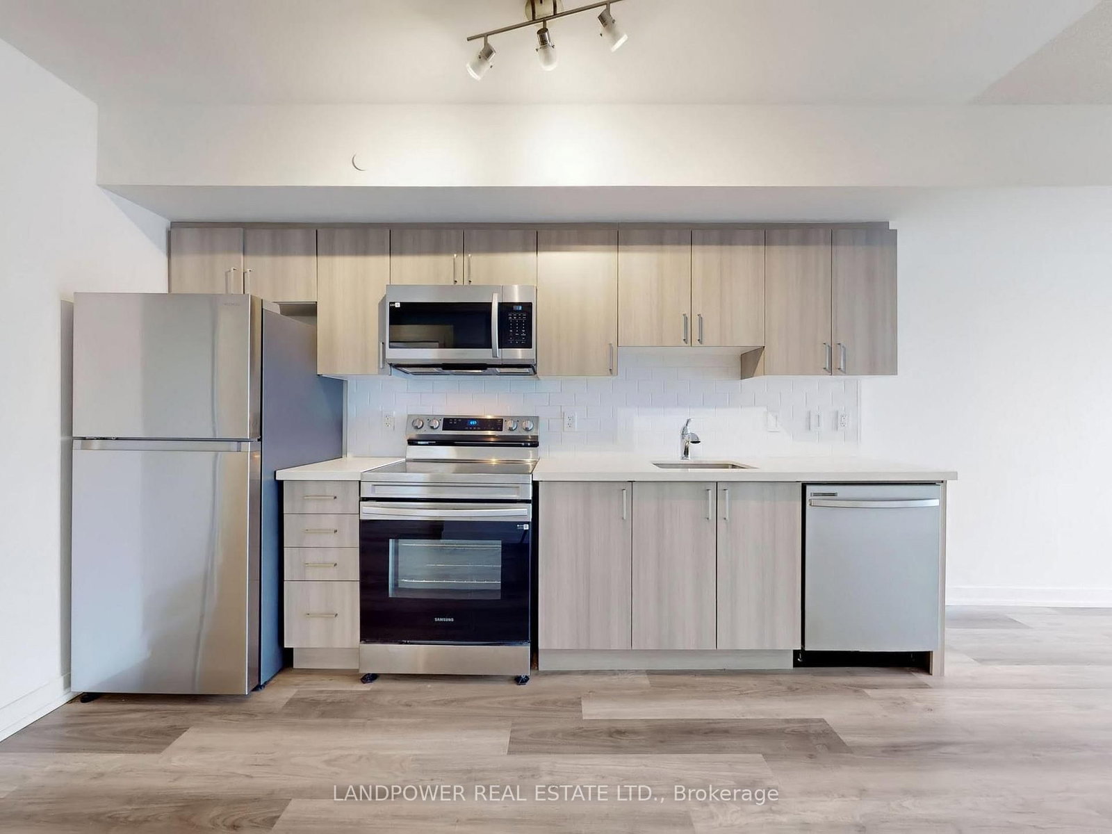 556 Marlee Avenue, Unit 528 - Photo 10