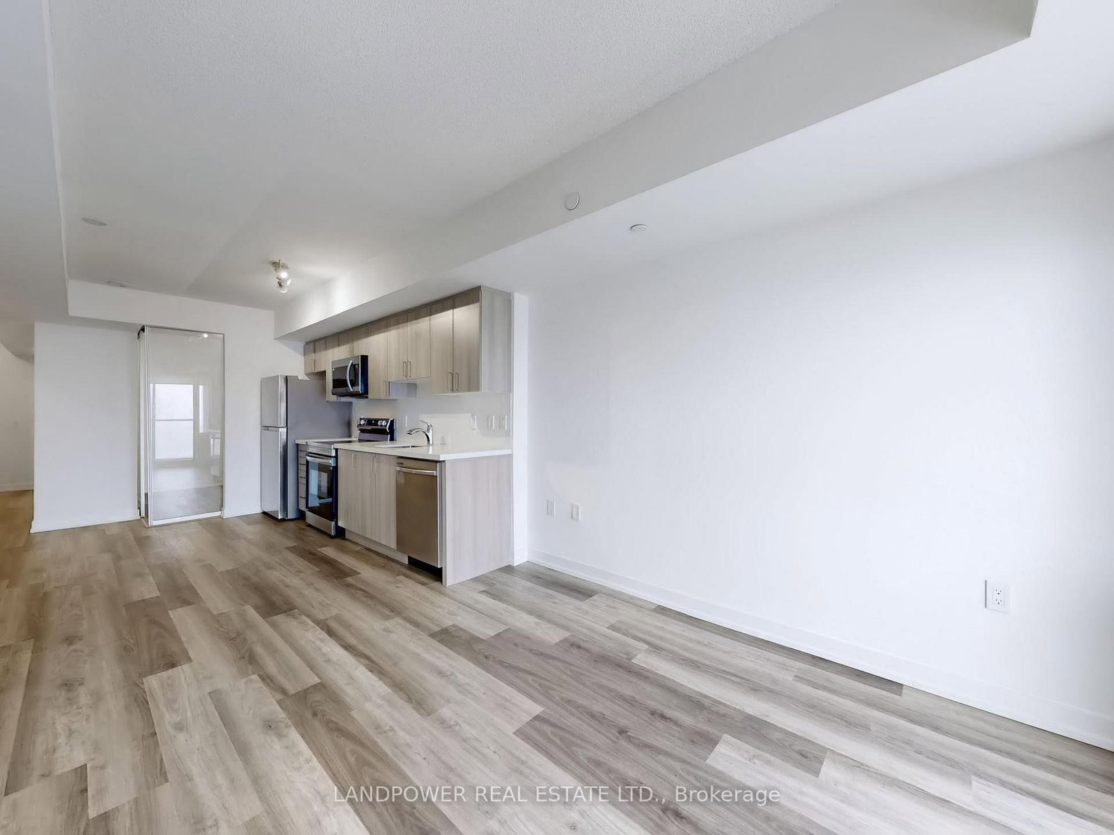 556 Marlee Avenue, Unit 528 - Photo 8