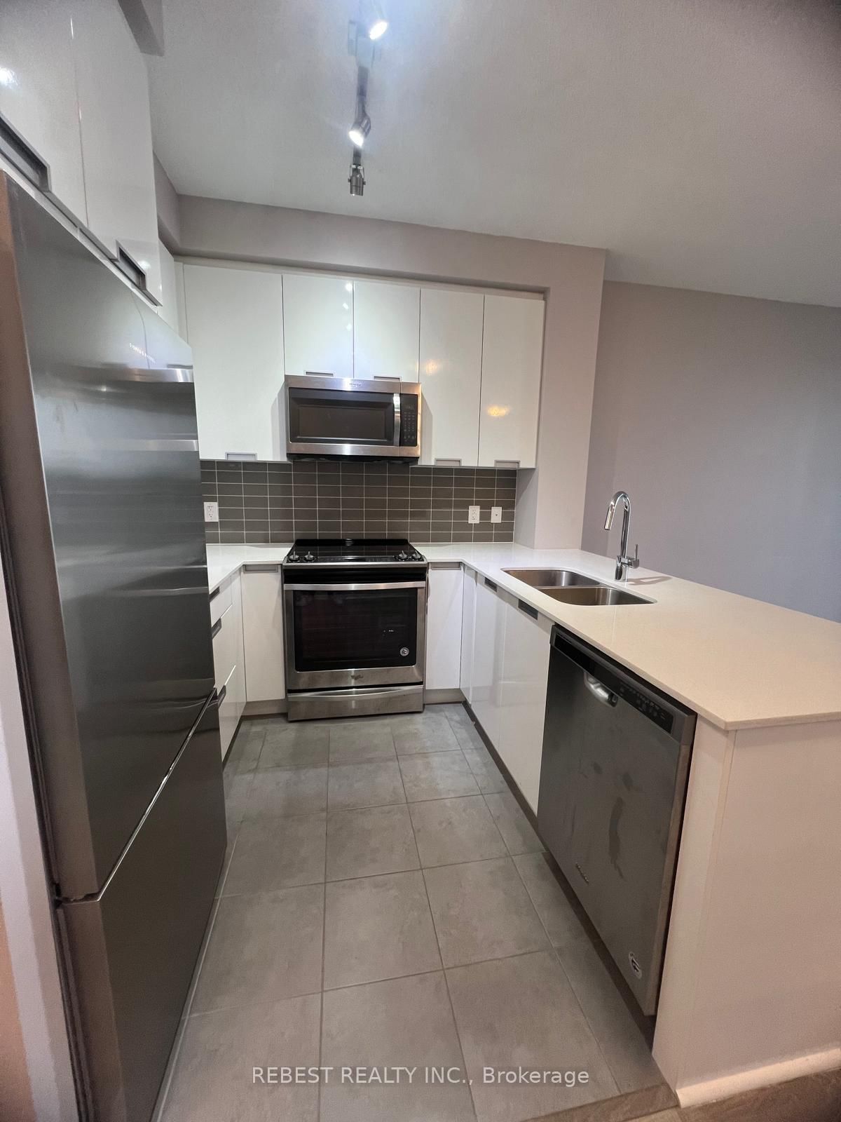 5025 Four Springs Avenue W, Unit 403 - Photo 5