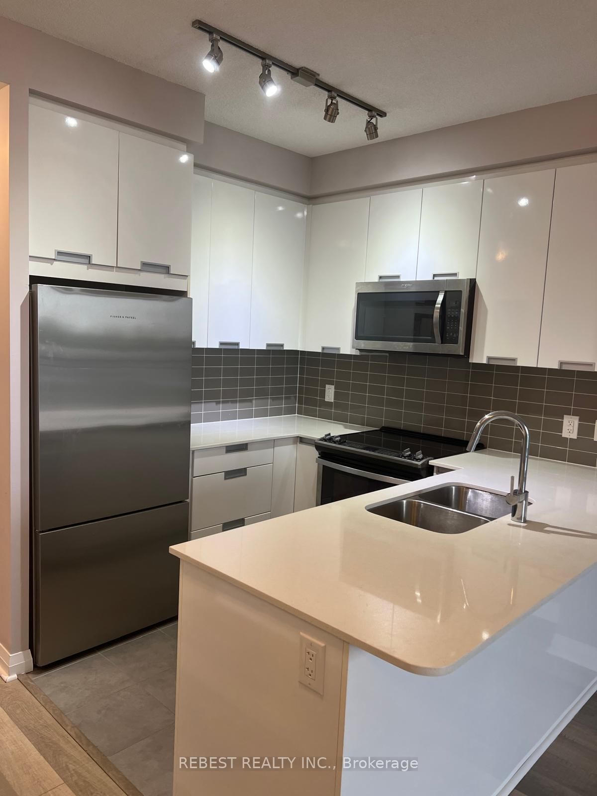 5025 Four Springs Avenue W, Unit 403 - Photo 7