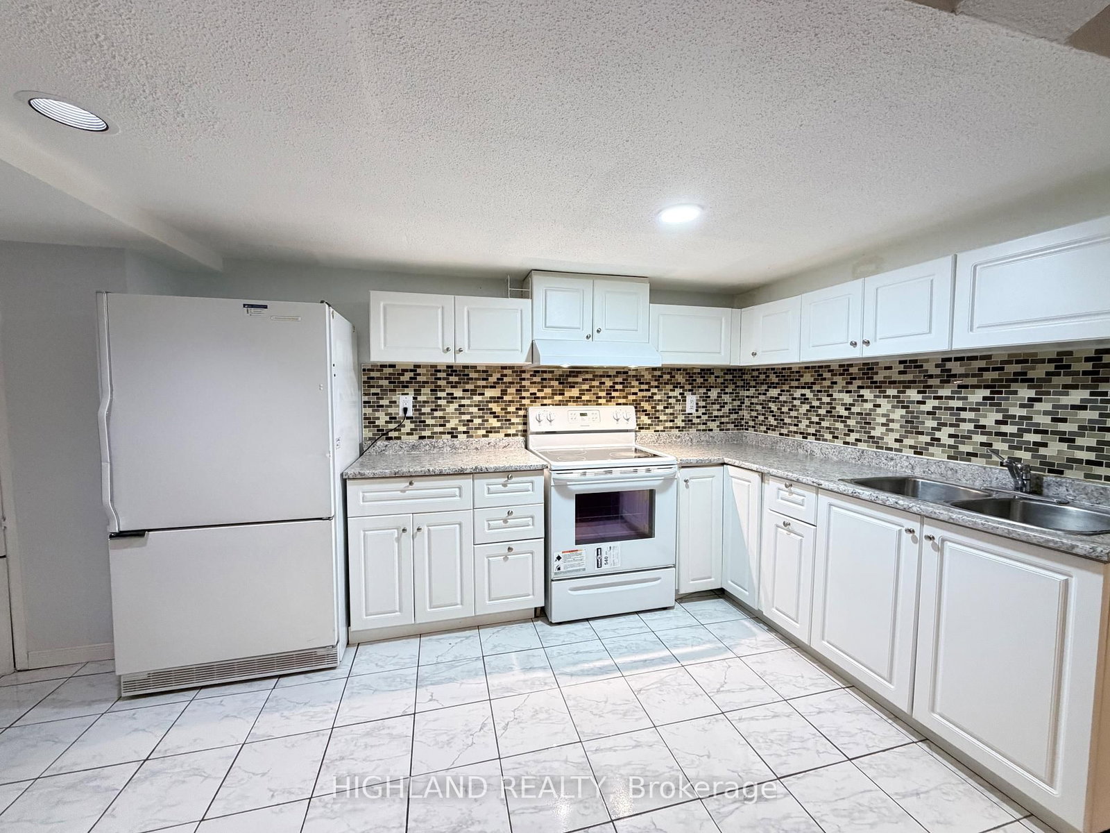 5179 Springbok Crescent, Unit Bsmt - Photo 3