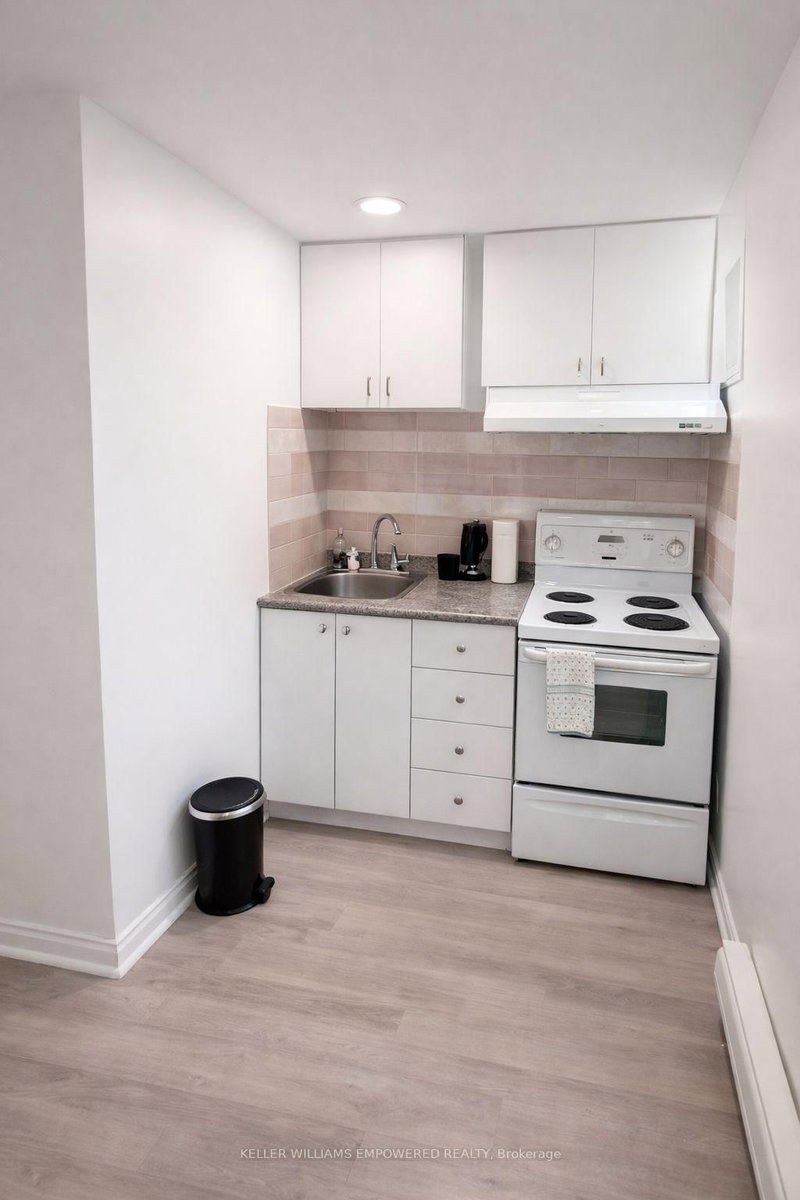 3 Delbasso Crt, Toronto, M9R 1W6 | Image 2