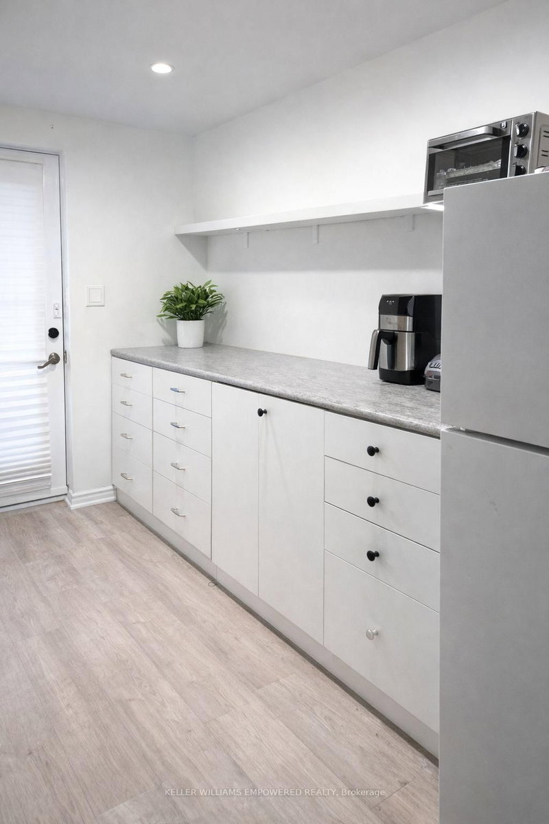 3 Delbasso Crt, Toronto, M9R 1W6 | Image 3