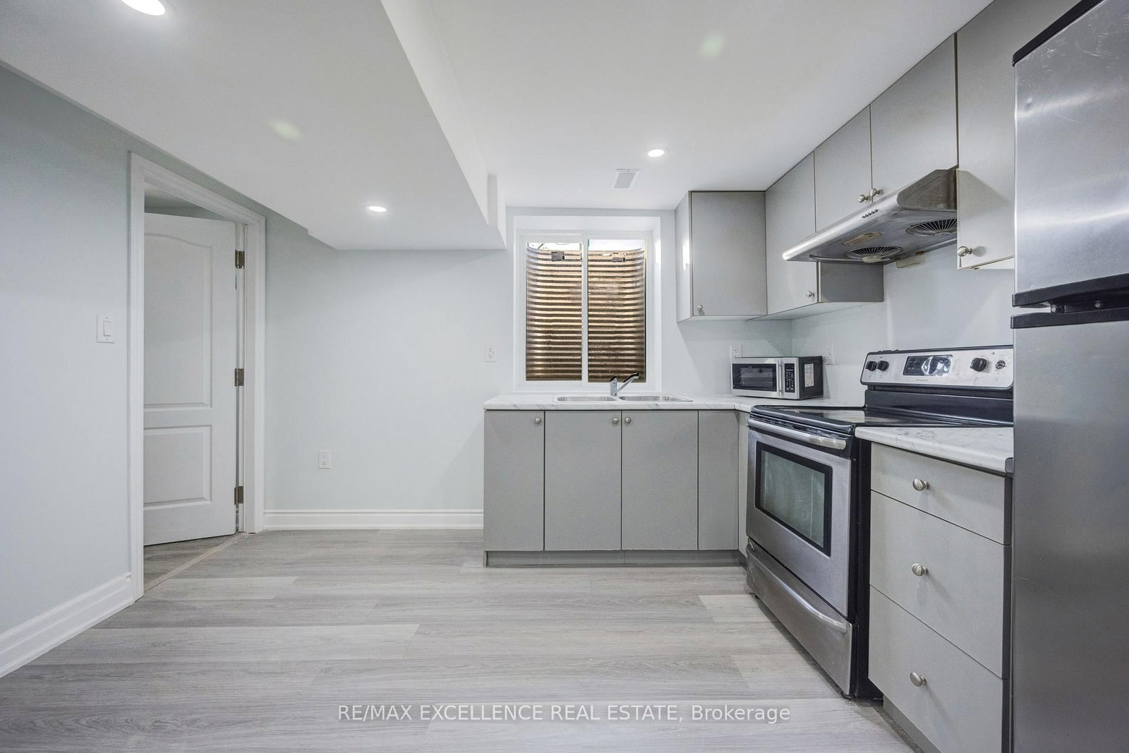 48 Traverston Court - Photo 32