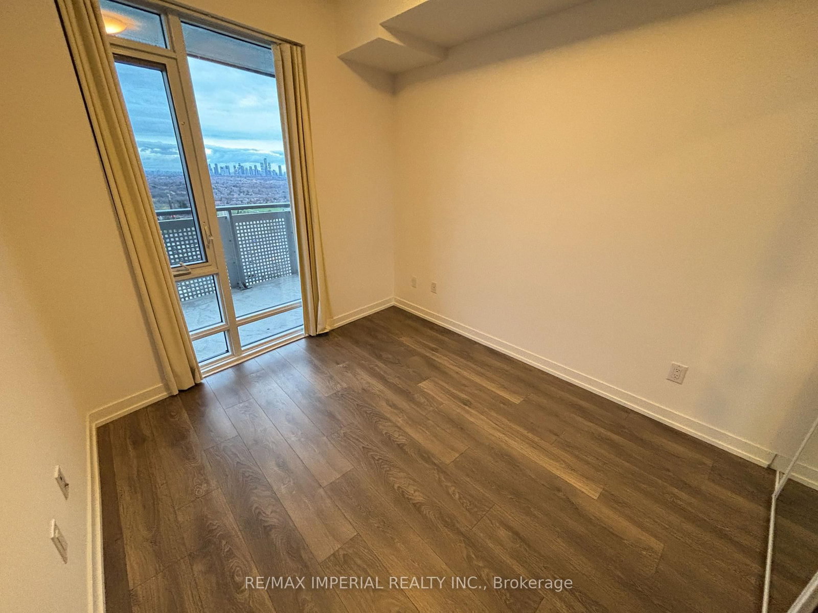 2520 Eglinton Avenue W, Unit 1607 - Photo 12