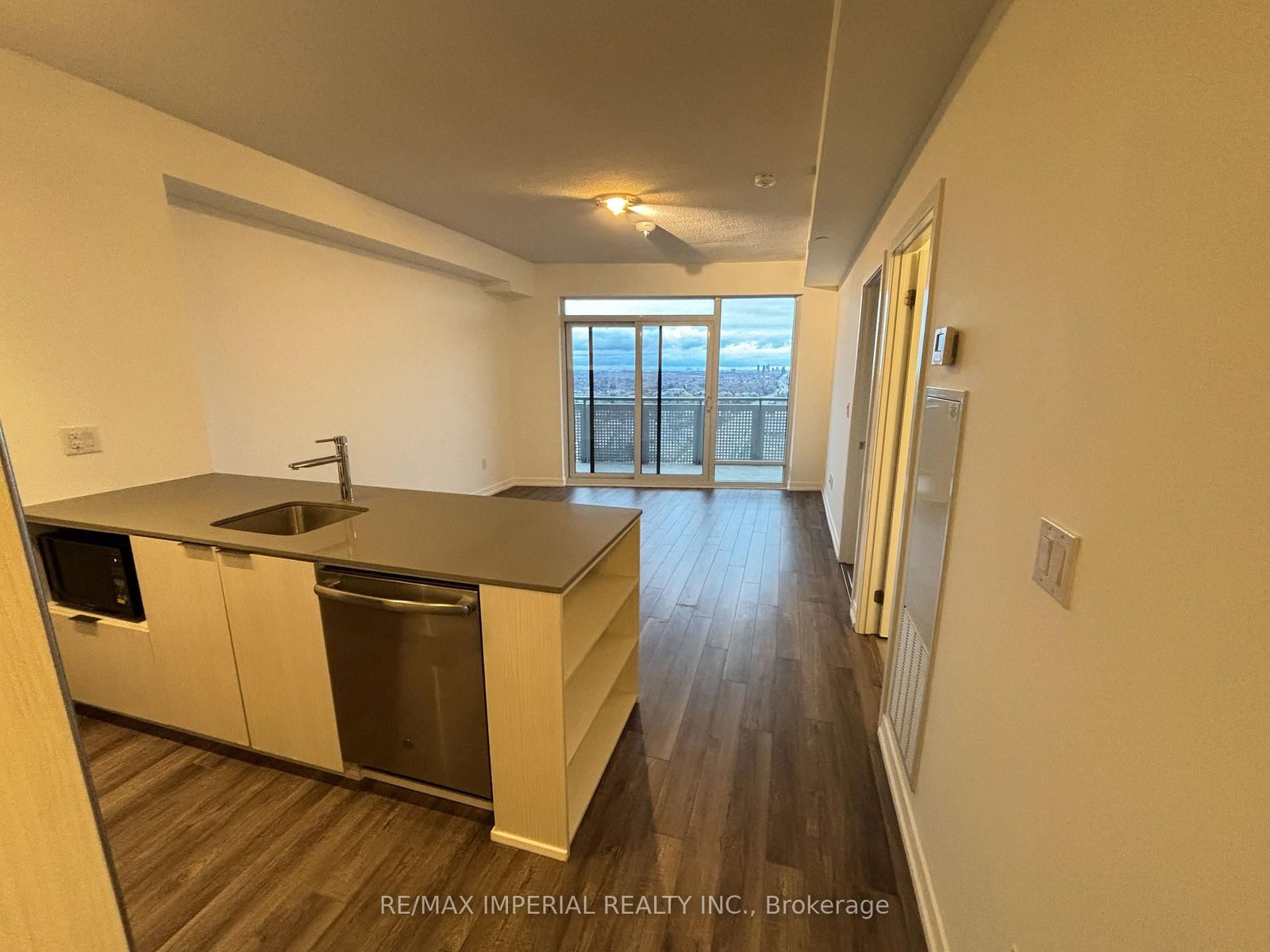 2520 Eglinton Avenue W, Unit 1607 - Photo 5
