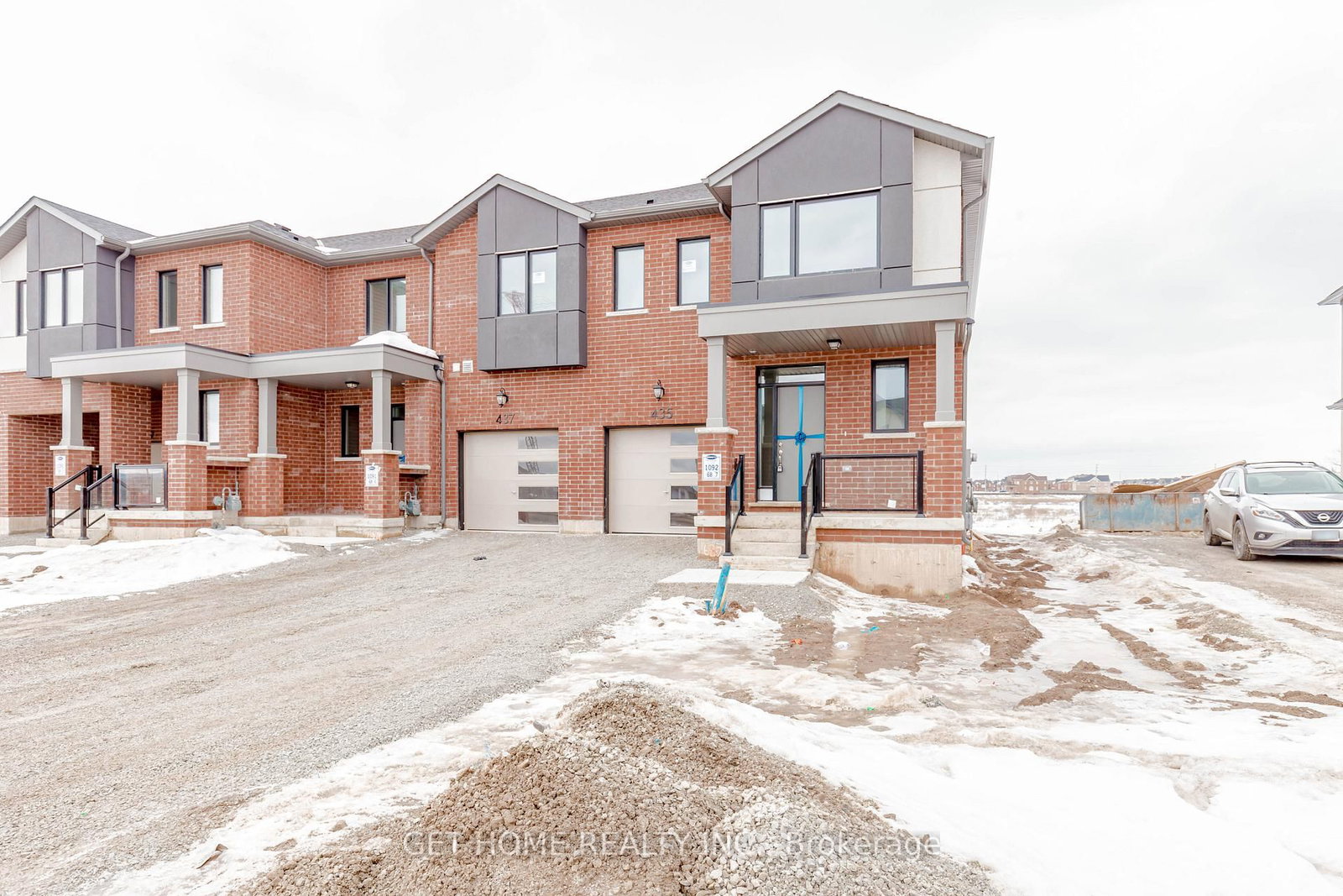 435 Gordon Krantz Avenue - Photo 2