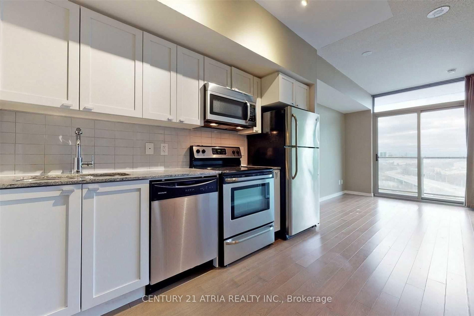 105 The Queensway Avenue, Unit 1208 - Photo 10