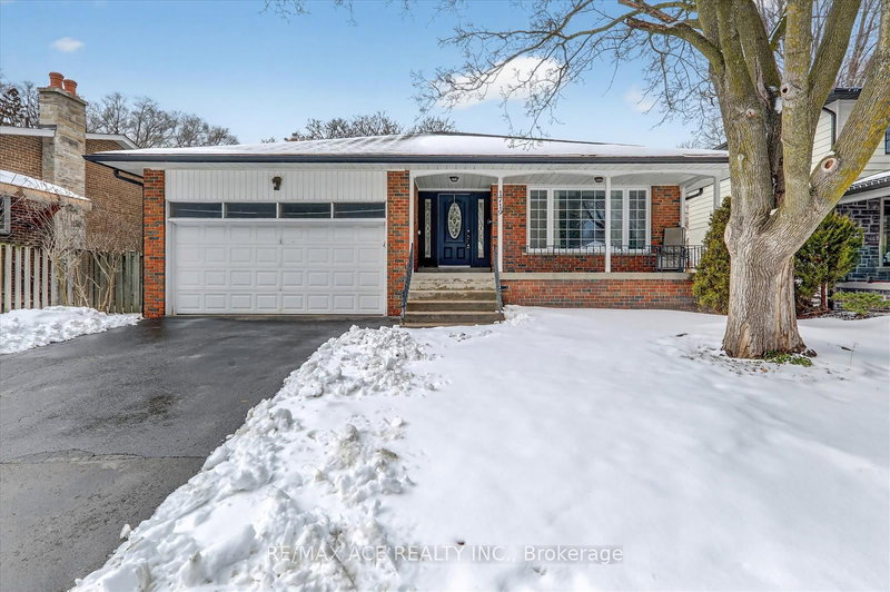 1719 Valentine Gdns, Mississauga, L5J 1H4 | Image 2