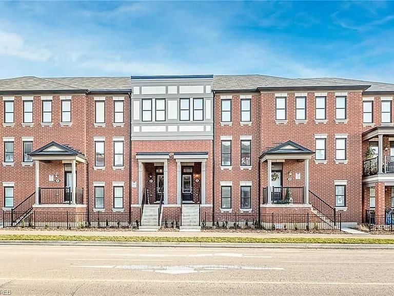 home for lease on 20-1285 Sycamore Gdns