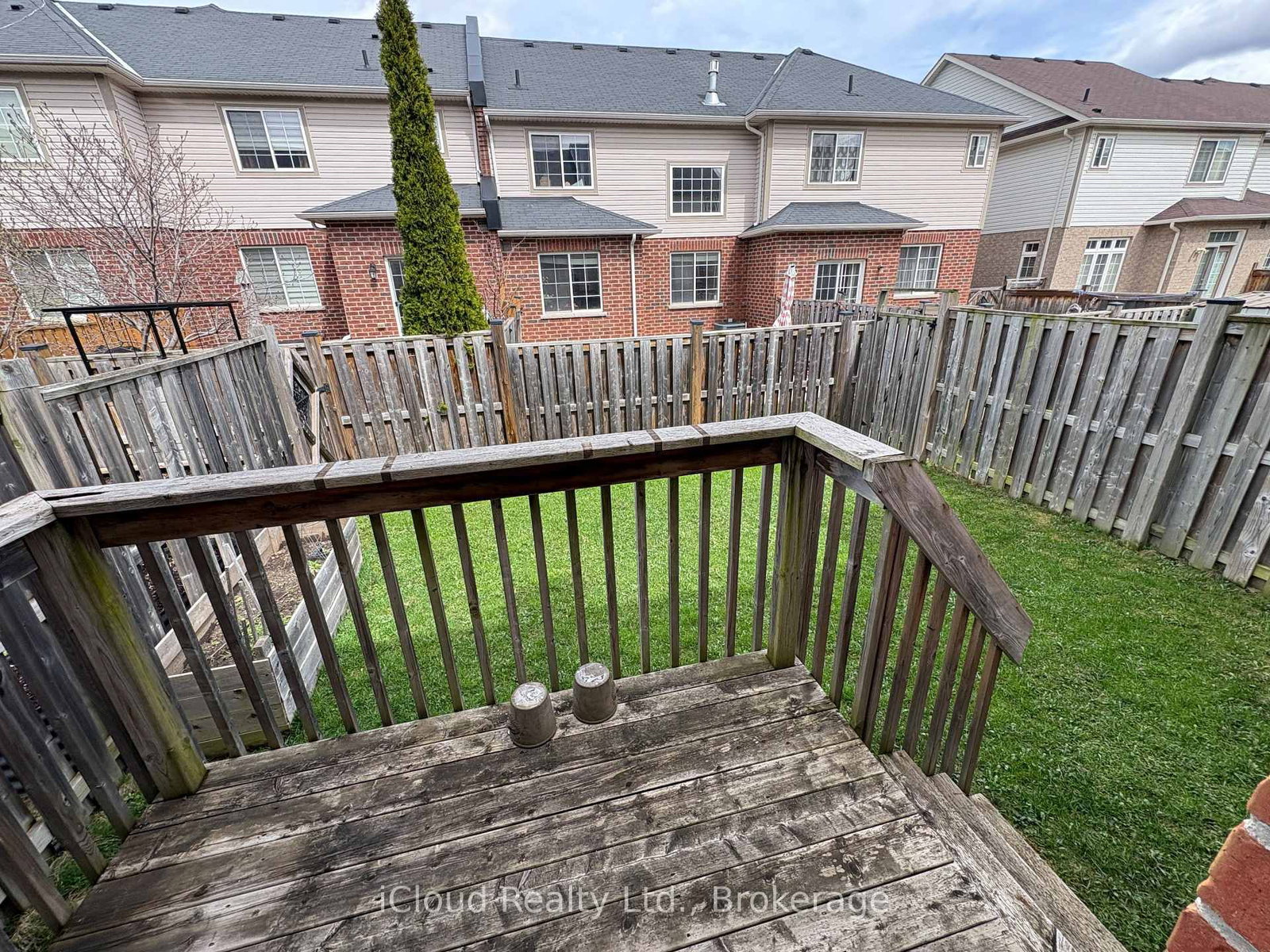 Townhouse for sale at 561 Murray Meadows Place, Milton, Ontario, L9T 8L8 - Clarke - MLS: W13017314