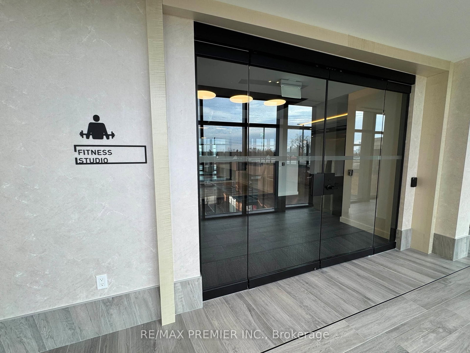 858 Dupont Street, Unit 405 - Photo 11