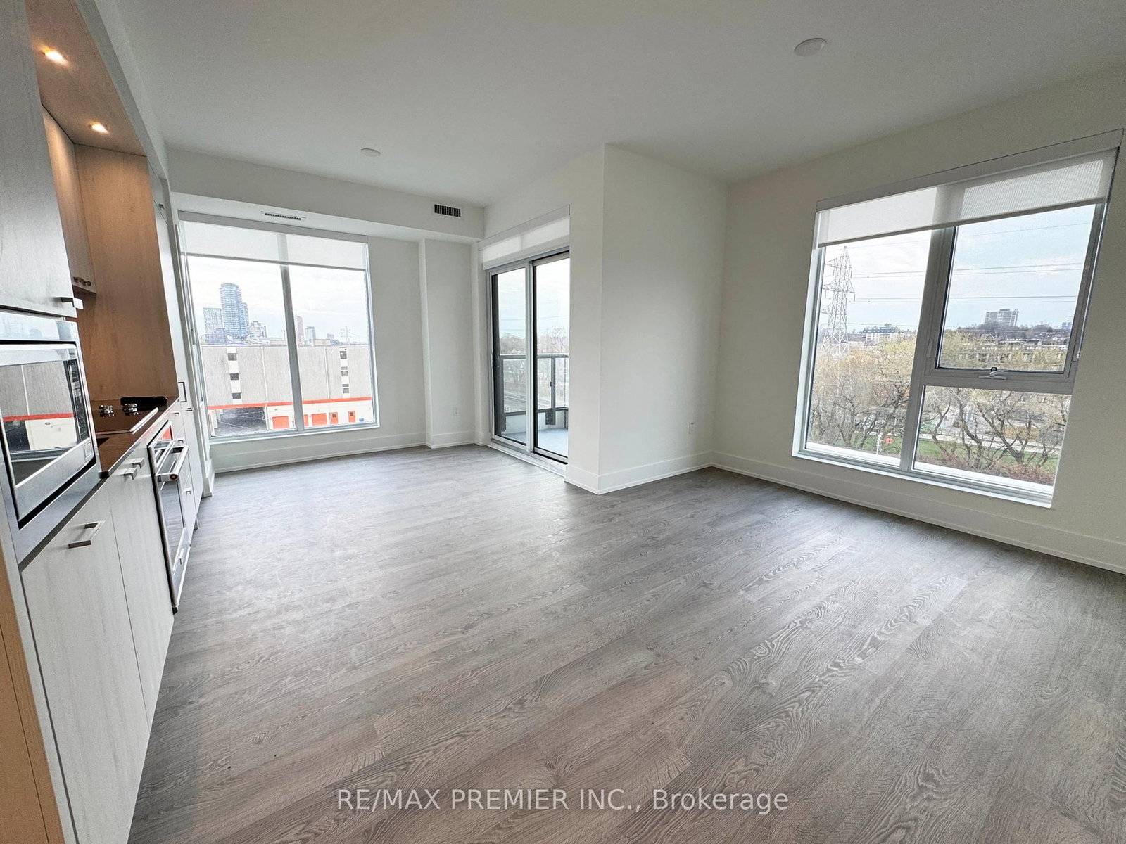 858 Dupont Street, Unit 405 - Photo 4
