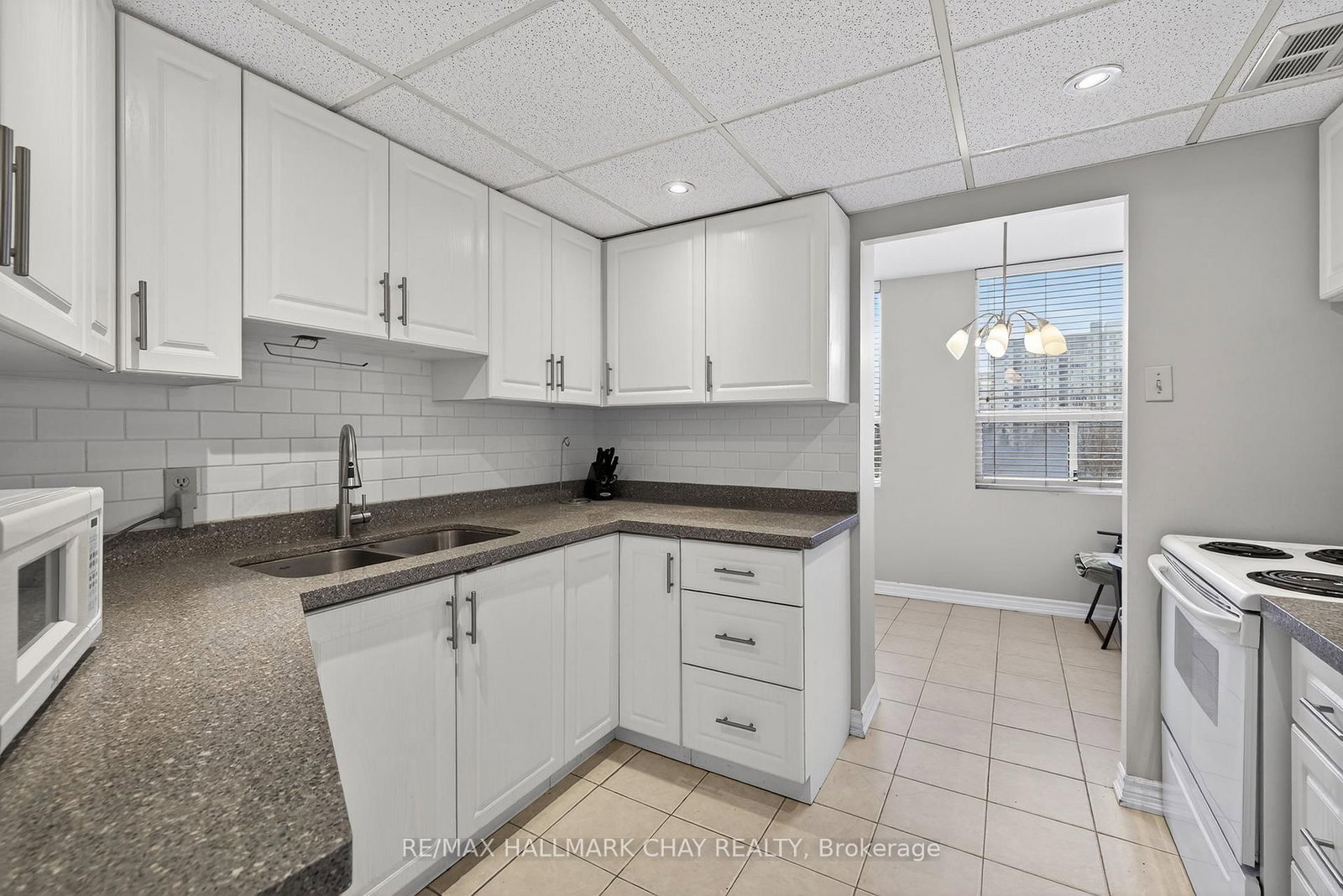 3650 Kaneff Crescent, Unit 501 - Photo 11