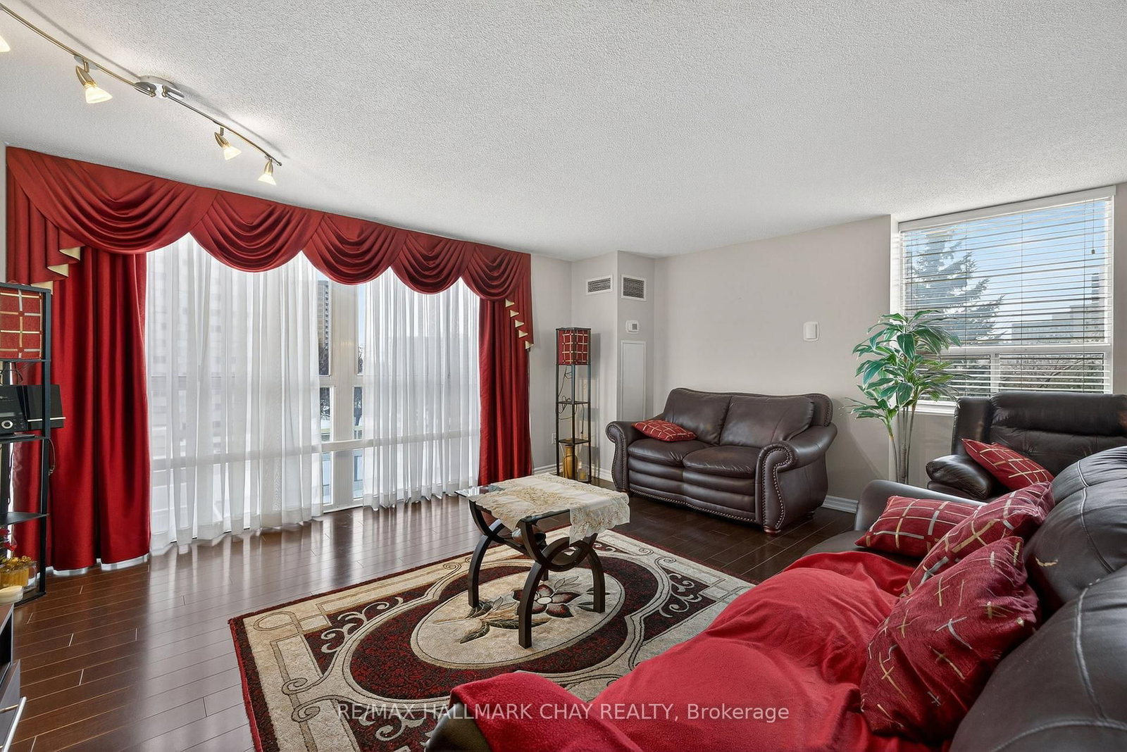 3650 Kaneff Crescent, Unit 501 - Photo 21