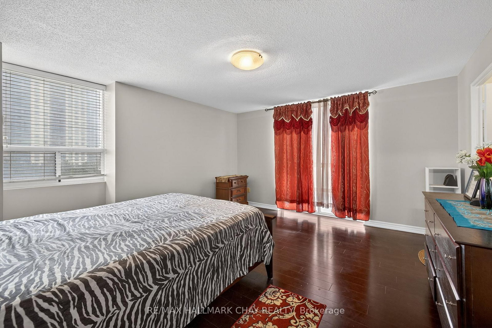 3650 Kaneff Crescent, Unit 501 - Photo 32