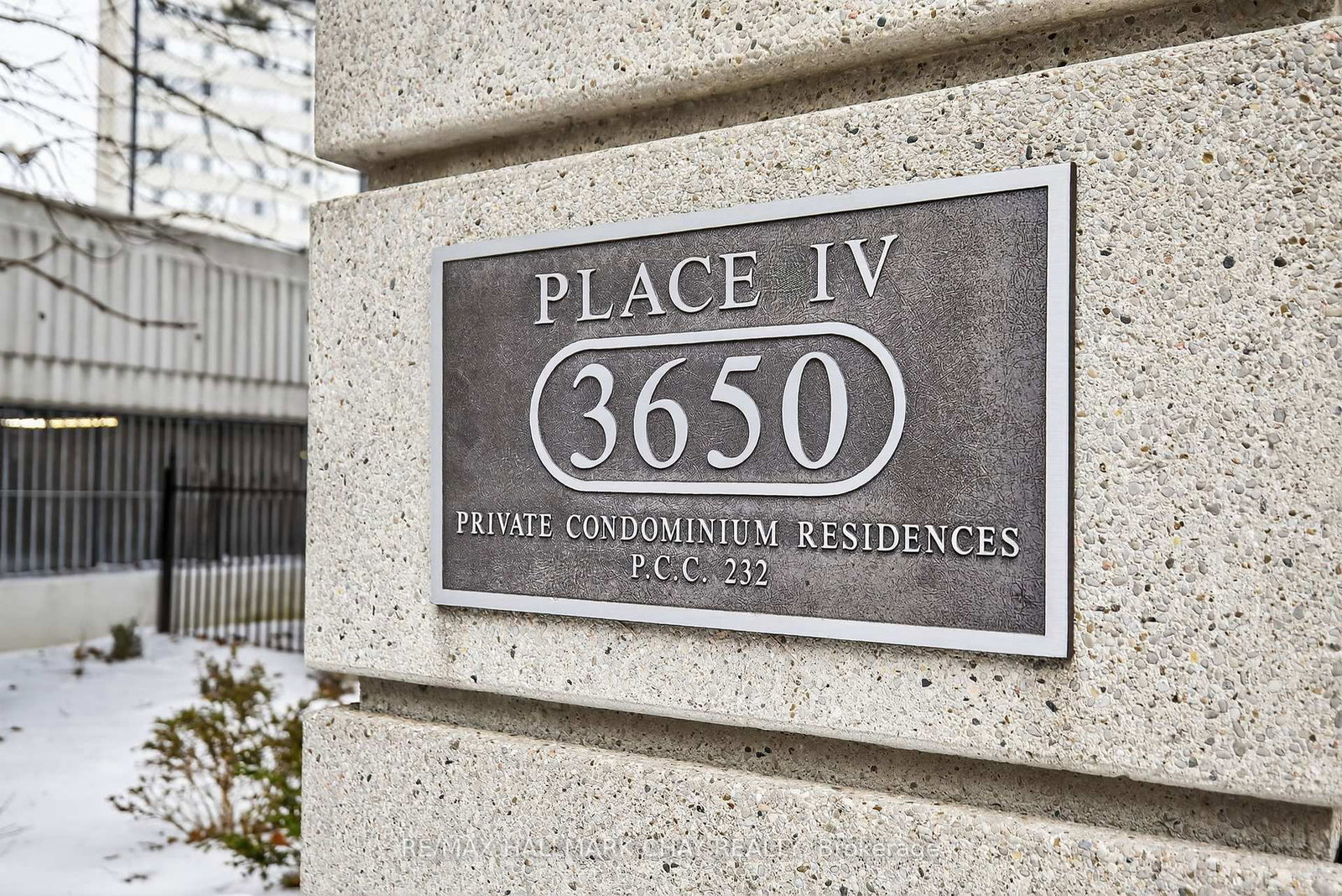 3650 Kaneff Crescent, Unit 501 - Photo 4