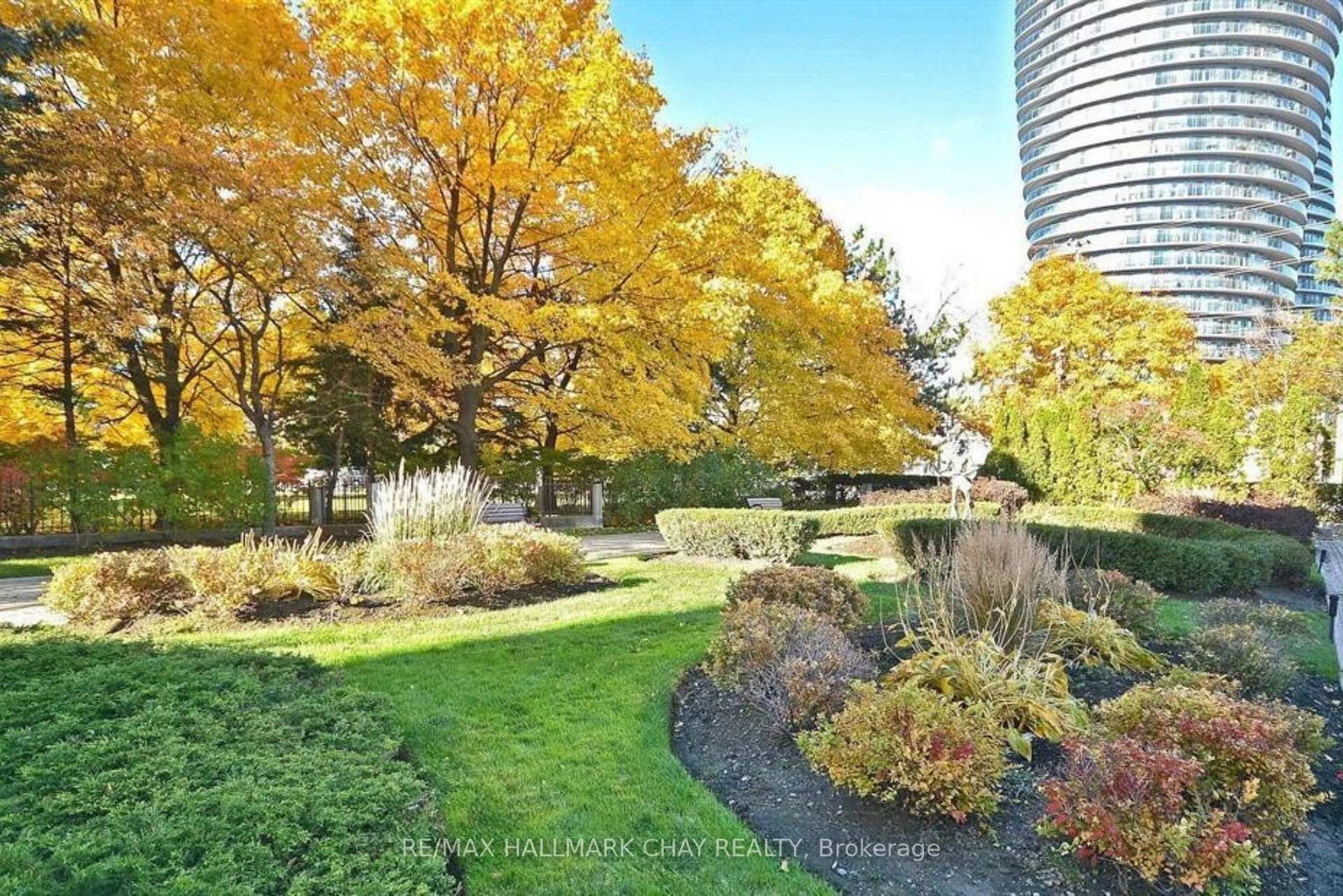 3650 Kaneff Crescent, Unit 501 - Photo 44