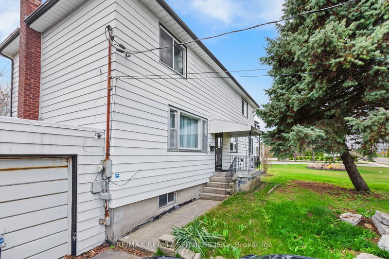 1524 Indian Grve, Mississauga, L5H 2S6 | Image 3