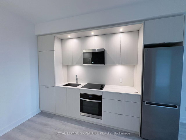 1810 - 60 Central Park Road Way