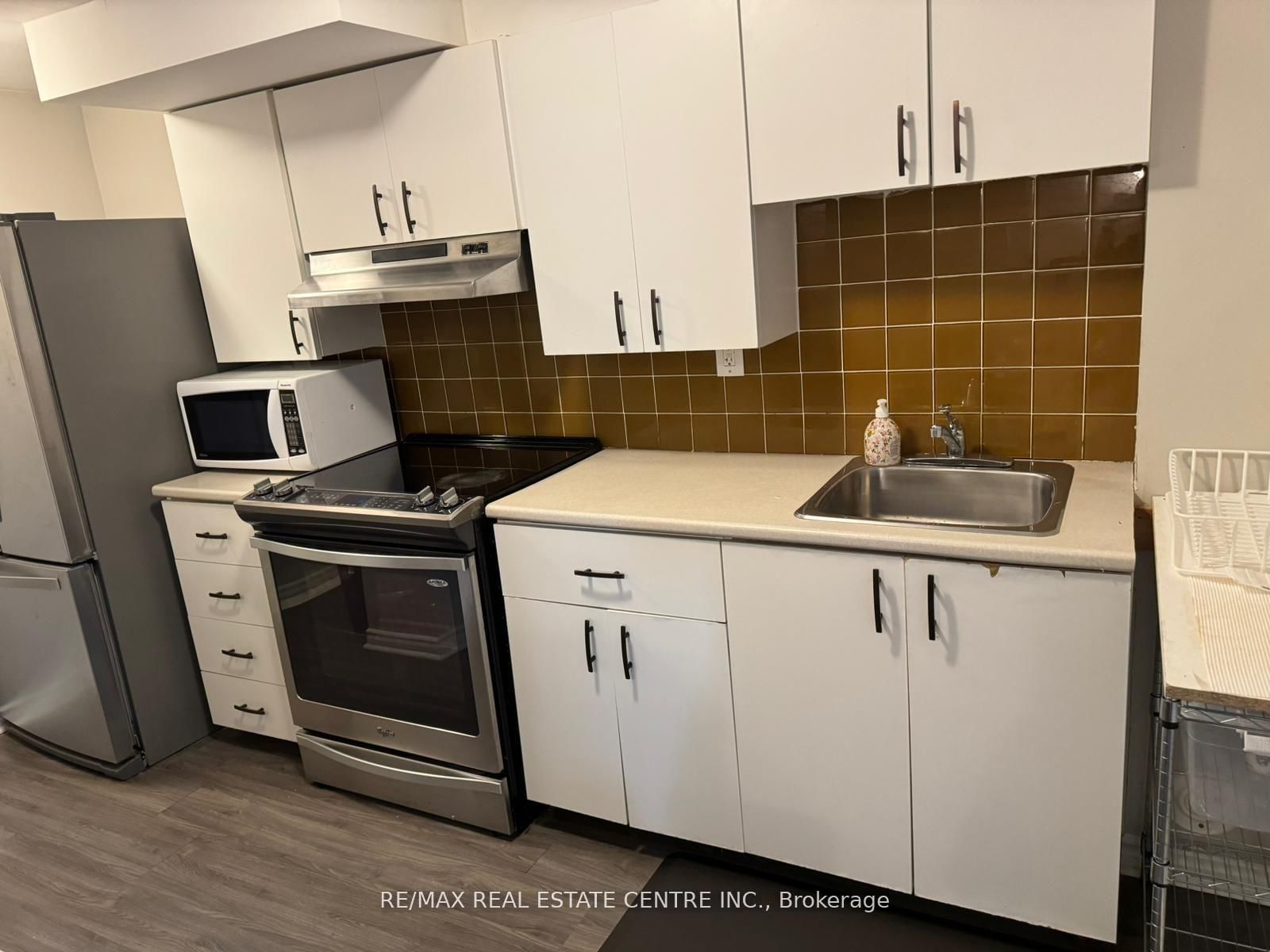 665 Gibson Crescent, Unit BASEMENT - Photo 2