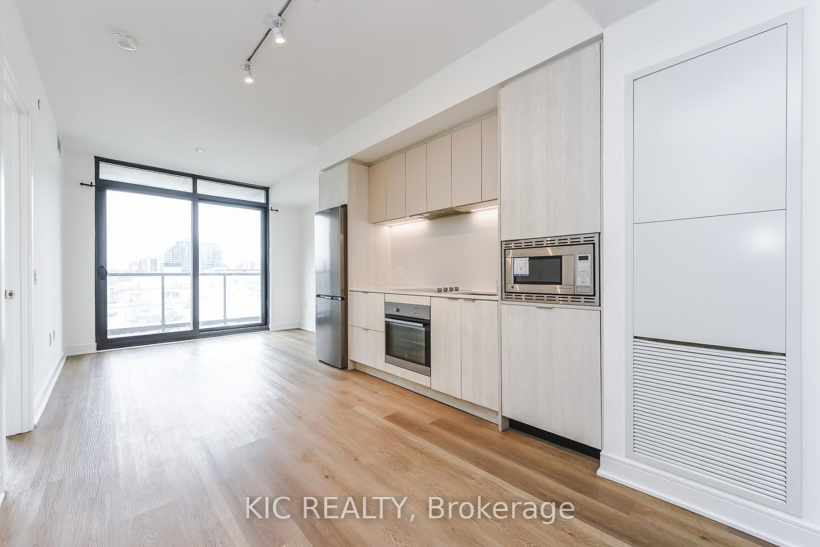 86 Dundas St. Street E, Unit 323 - Photo 11