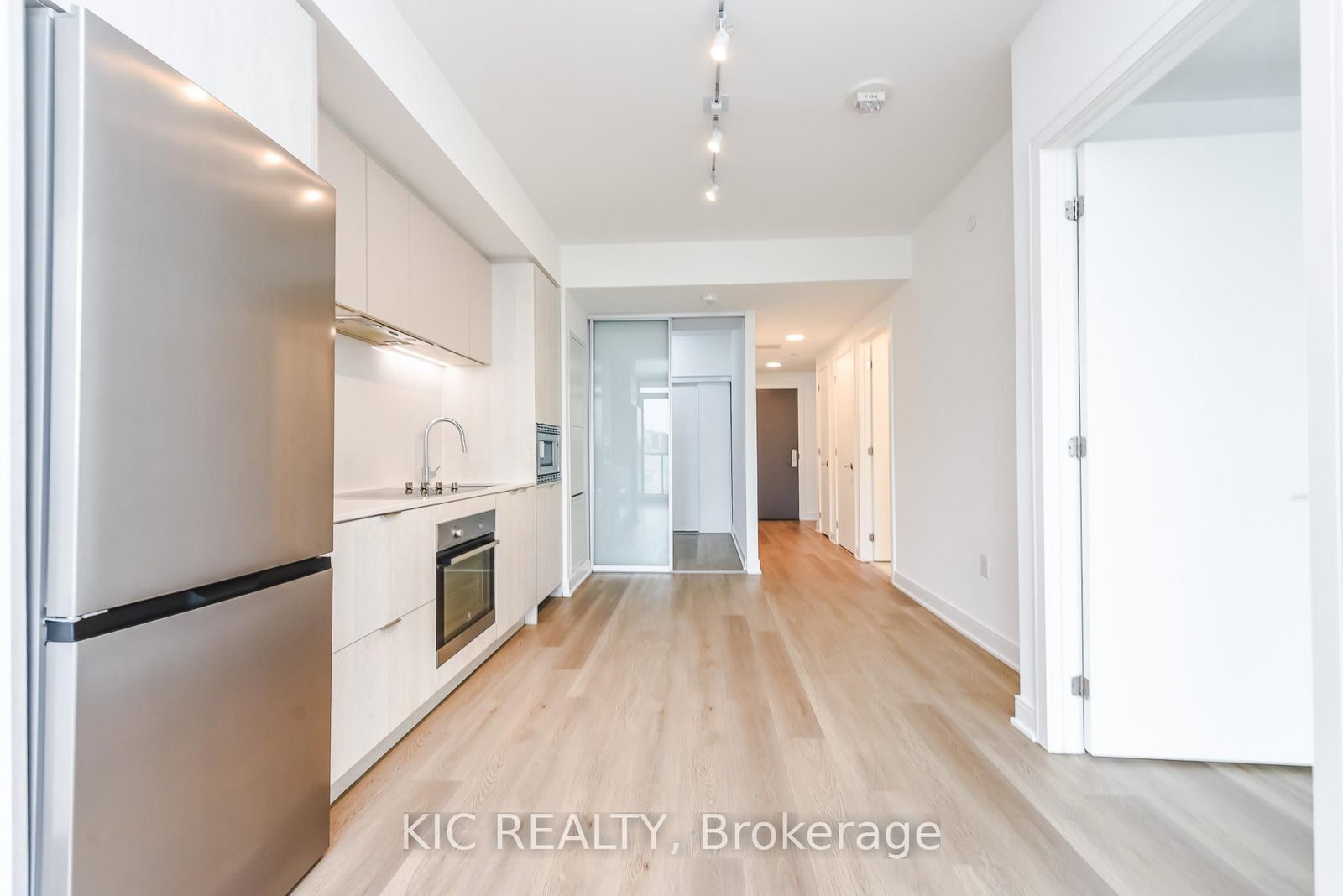 86 Dundas St. Street E, Unit 323 - Photo 12